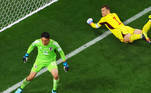 Neuer vai ao ataque, no desespero para tentar o empate da Alemanha diante do Japão
