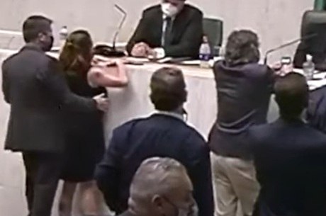 Deputada Isa Penna (PSol) repeliu o deputado Fernando Cury (Cidadania) 