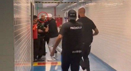 Alessandro se revoltou com a arbitragem
