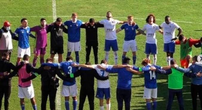 Jogadores do Alverca e do Almeirim fizeram uma corrente pelo jogador brasileiro