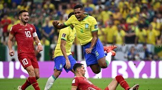 Laterais são desfalques constantes do Brasil em Copas do Mundo; relembre (Anne-Christine POUJOULAT / AFP)
