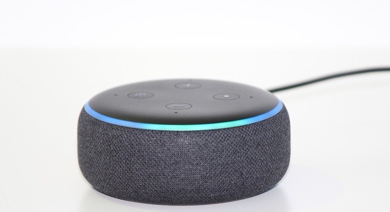 A assistente virtual Alexa pode ajudar nas tarefas de casa e também entreter