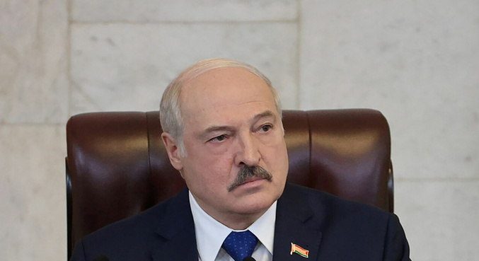 Presidente de Belarus afirma que atuou 'legalmente' ao desviar avião
