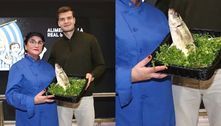 Atacante ganha peixe como prêmio de melhor jogador do mês por clube espanhol