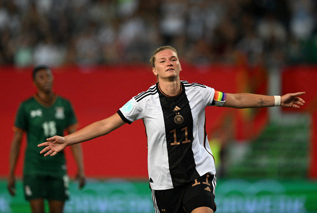 O time da Alemanha contará com o talento de Alexandra Popp, atacante de 32 anos. A capitã é um dos pilares do time da técnica Martina Voss-Tecklenburg. Em outras competições mundiais, como os Jogos Olímpicos do Rio em 2016 e a Eurocopa 2022, ela foi campeã e vice-campeã, respectivamente