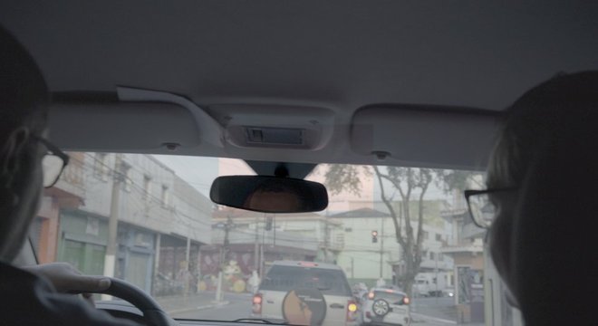 Todos os dias, Alexandre leva Alessandra até o trabalho, no centro de São Paulo

