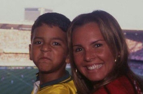 Alexandre com a mãe Cristina Mortagua