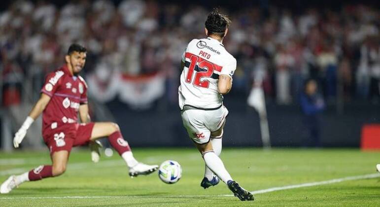 6. SPFC está em boa faseAo que tudo indica, o Tricolor Paulista se livrou da maré de azar e voltou à boa fase depois de vencer o Tigre (ARG) pela Copa Sul-Americana, no final de junho. De lá pra cá, foram quatro vitórias e um empate, com direito à classificação na Copa do Brasil em cima do rival Palmeiras.O clube ainda disputa as oitavas de final da Sul-Americana e está no G4 do Brasileirão. O momento, portanto, é ideal para que o jogador mostre empenho 