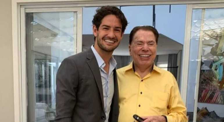 Silvio Santos é sogro de Alexandre Pato. A esposa, Rebeca, trabalha na sede do SBT, em São Paulo