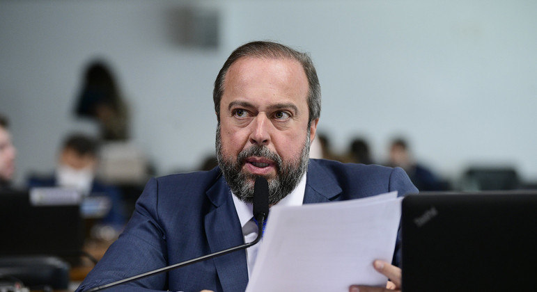 Senador Alexandre Silveira (PSD-MG) deverá relatar PEC do estouro