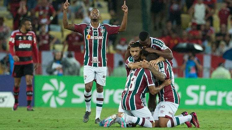 Alexsander acertou lindo chute para marcar seu primeiro gol na partida e o quarto do Fluminense aos 18 minutos do segundo tempo.