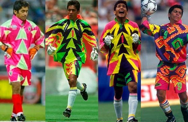 Algumas das camisas utilizadas por Jorge Campos na seleção do México.