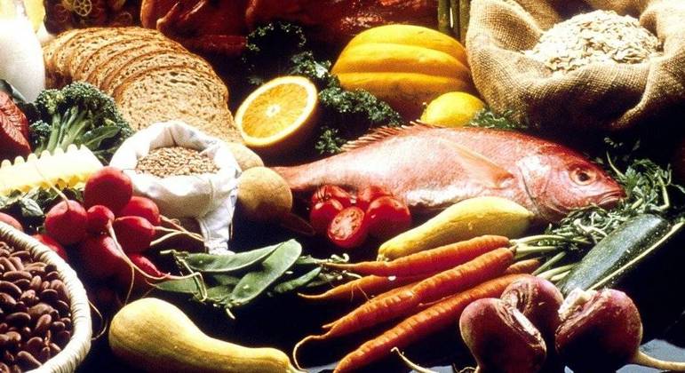 Optar por alimentação saudável traz ganho de anos de vida em qualquer idade que seja feita 