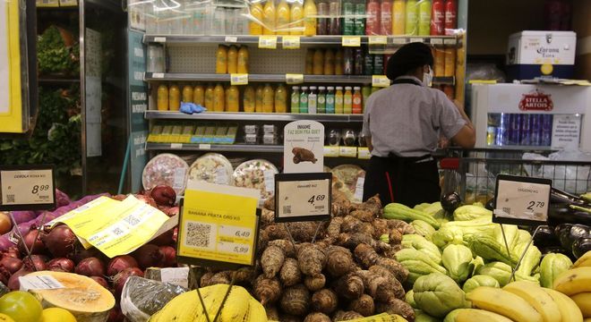 A alta no preço dos alimentos pressionou a inflação dos mais pobres