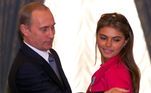 Depois da aposentadoria, a jovem resolveu se aventurar na carreira política e começou a apoiar Vladimir Putin