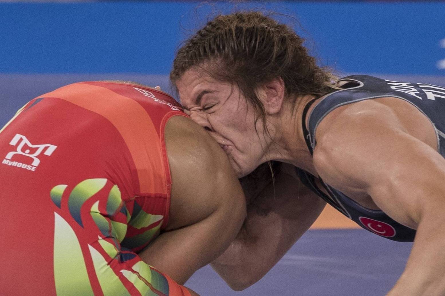 Aline Silva e Soghomonyan perdem na estreia da luta olímpica e estão  eliminados