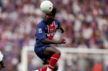 Volante senegalês jogou no PSG entre 2001 e 2002
