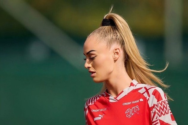 A procura pela jogadora suíça é estratégica para a plataforma de conteúdo adulto, já que, além de já ser um fenômeno das redes sociais, a tendência é que a fama de Alisha cresça ainda mais com a disputa da Copa do Mundo feminina neste ano