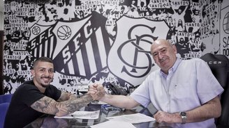 Volante Alison acerta volta ao Santos depois de dois anos (Divulgação / Santos FC)