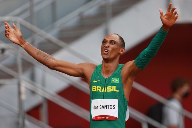 400M Barreiras Jogos Olímpicos : Atkgyo Rvivyrm - Alison dos santos marcou o tempo de 47.31 na segunda bateria e garantiu a liderança da chave e a.