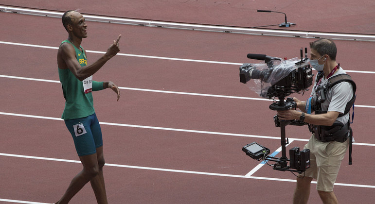 Alison dos Santos, dos 400 m com barreiras, venceu a timidez na infância com a prática do esporte
