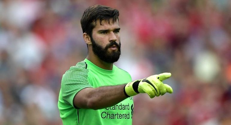 Alisson Becker - Da Roma para o Liverpool (2018) - Valor: €62,5 milhões - Quebrando o recorde já pago por um goleiro até então, Alisson chegou aos Reds para completar o trabalho de Klopp, que precisava de um grande arqueiro para fechar a equipe. Logo no primeiro ano, venceu a Champions League