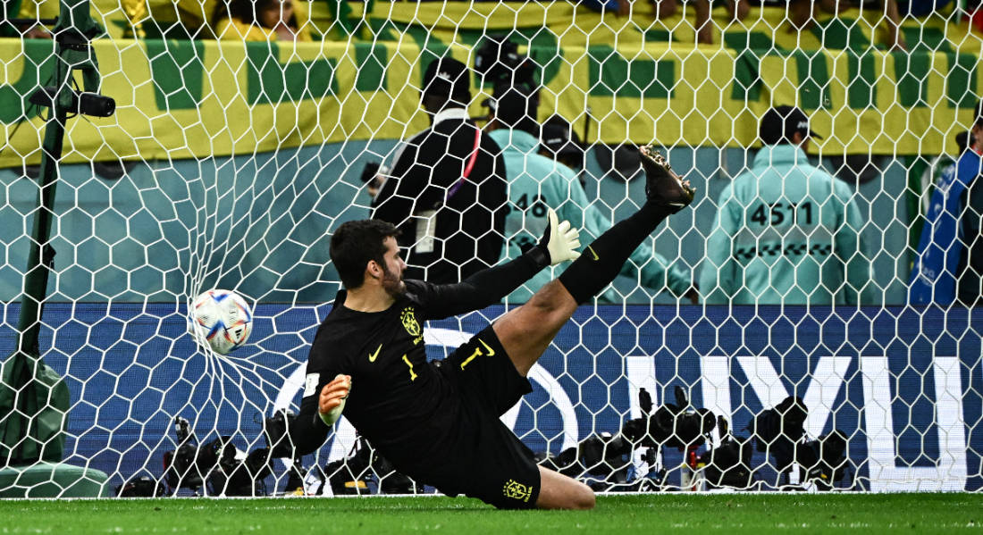 Brasil vence Croácia de virada em jogo com gol contra e pênalti duvidoso -  Angola24Horas - Portal de Noticias Online