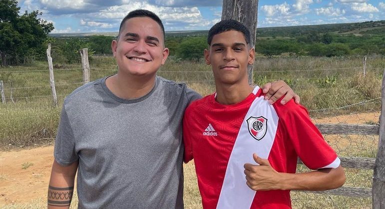 Allan Jesus e Luva de Pedreiro entraram em atrito na última semana
