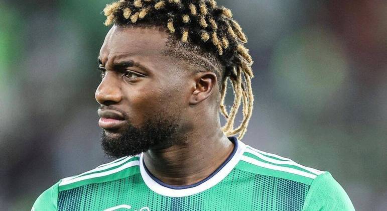 Ex-Newcastle, da Inglaterra, Allan Saint-Maximin assinou com o Al-Ahli, desvalorizou-se em 8 milhões de euros (R$ 42,1 milhões) e passou a ter valor de mercado de 24 milhões de euros (R$ 126,4 milhões)