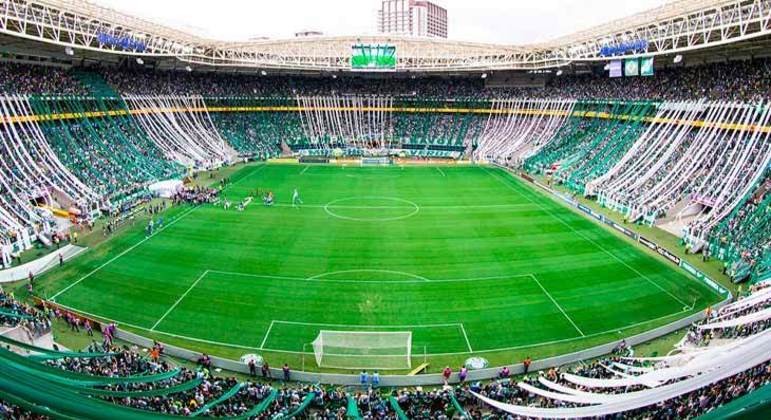 Allianz Parque (Palmeiras) - O acordo entre Palmeiras e a empresa que batiza o Allianz Parque renderá ao clube um total de R$ 300 milhões, sendo R$ 15 milhões anuais ao longo das duas décadas de acordo
