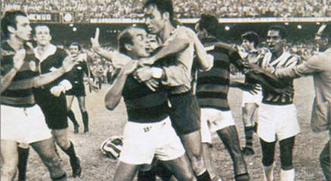 Almir Pernambuquinho e a histórica briga com o Bangu no Carioca de 1966