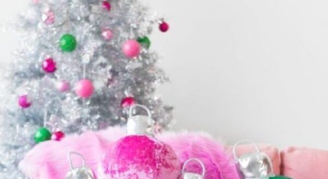 Almofadas de Natal com design criativo encantam a decoração do espaço