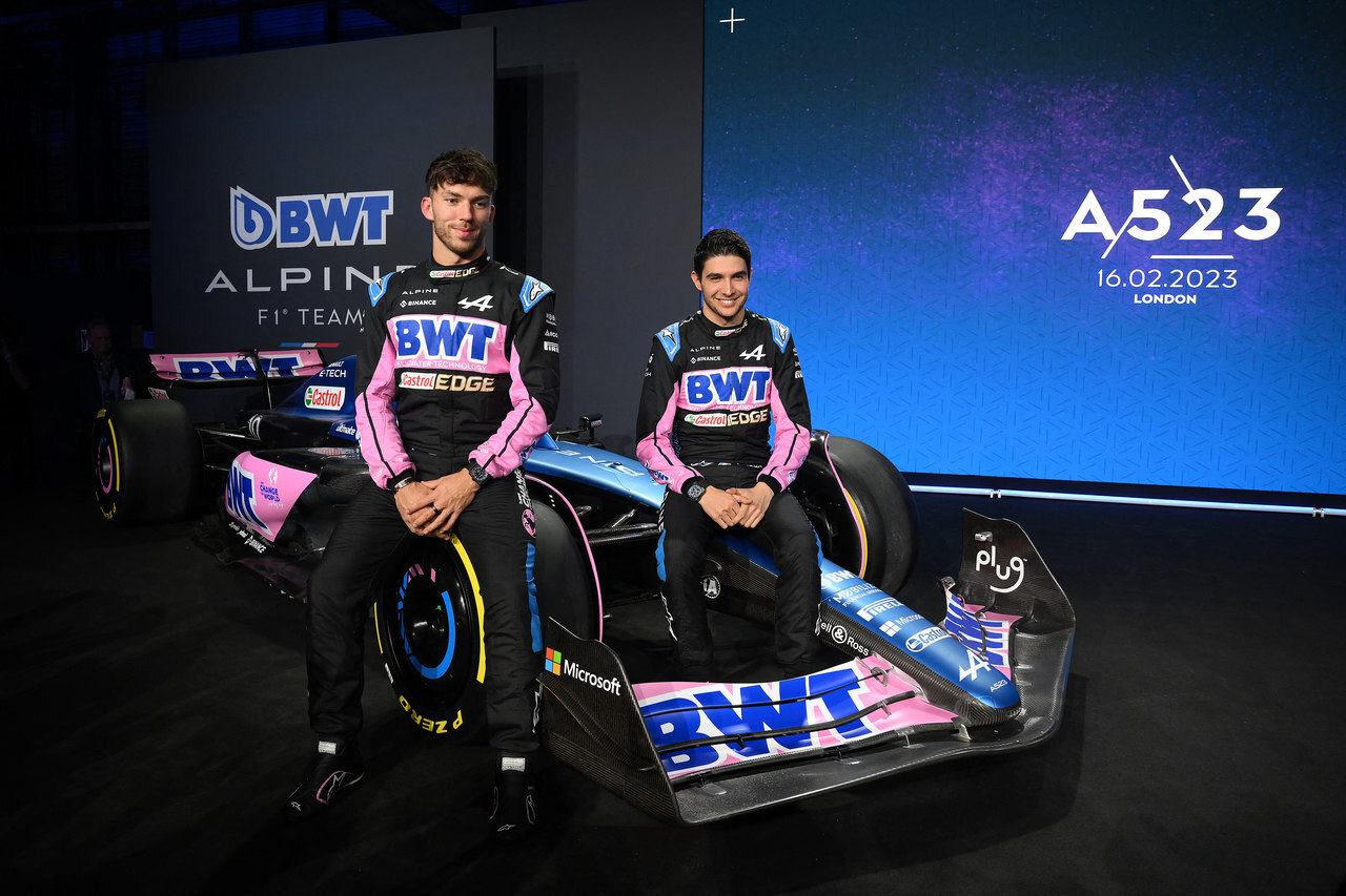 F1: Alpine apresenta carro 2022 em azul e rosa - Motor Show