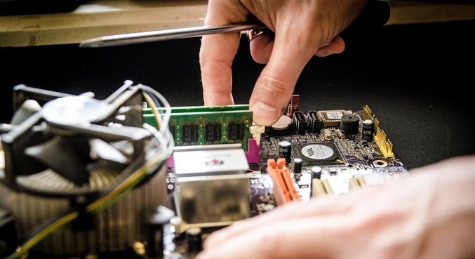 Falta de chips paralisa 12% das fábricas de eletroeletrônicos - Vimarsana News