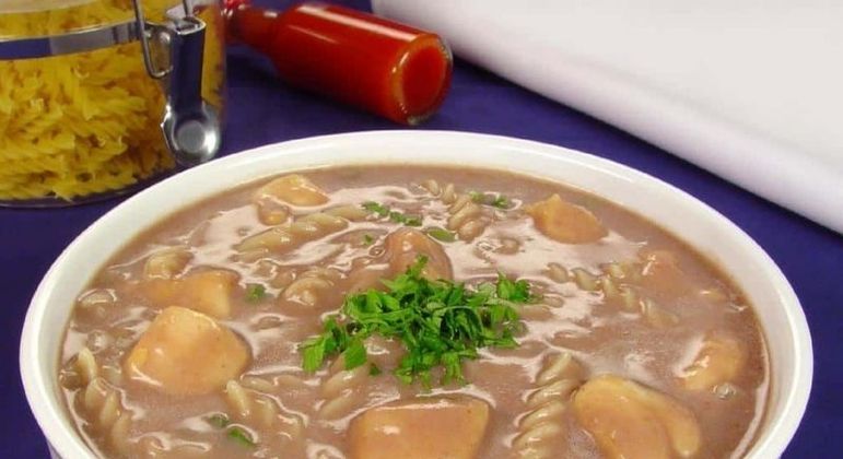 Clássica e saborosa: 5 receitas de sopa de feijão para provar no inverno - Vimarsana News