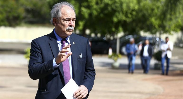 Aloizio Mercadante, que já respondeu a inquérito por tráfico de influência e obstrução de Justiça
