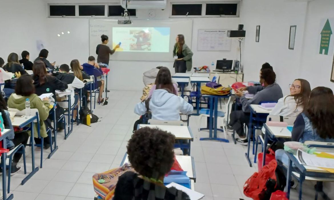 Inscrições para cursinho pré-vestibular gratuito da ONG Em Ação