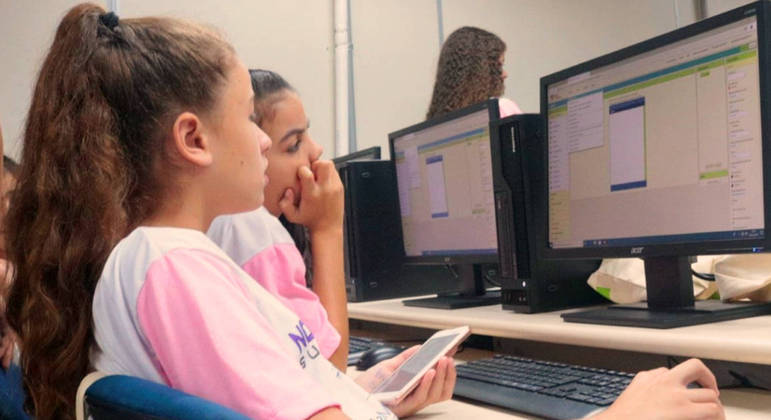 Projeto da USP busca mentores para ajudar meninas na tecnologia – Notícias