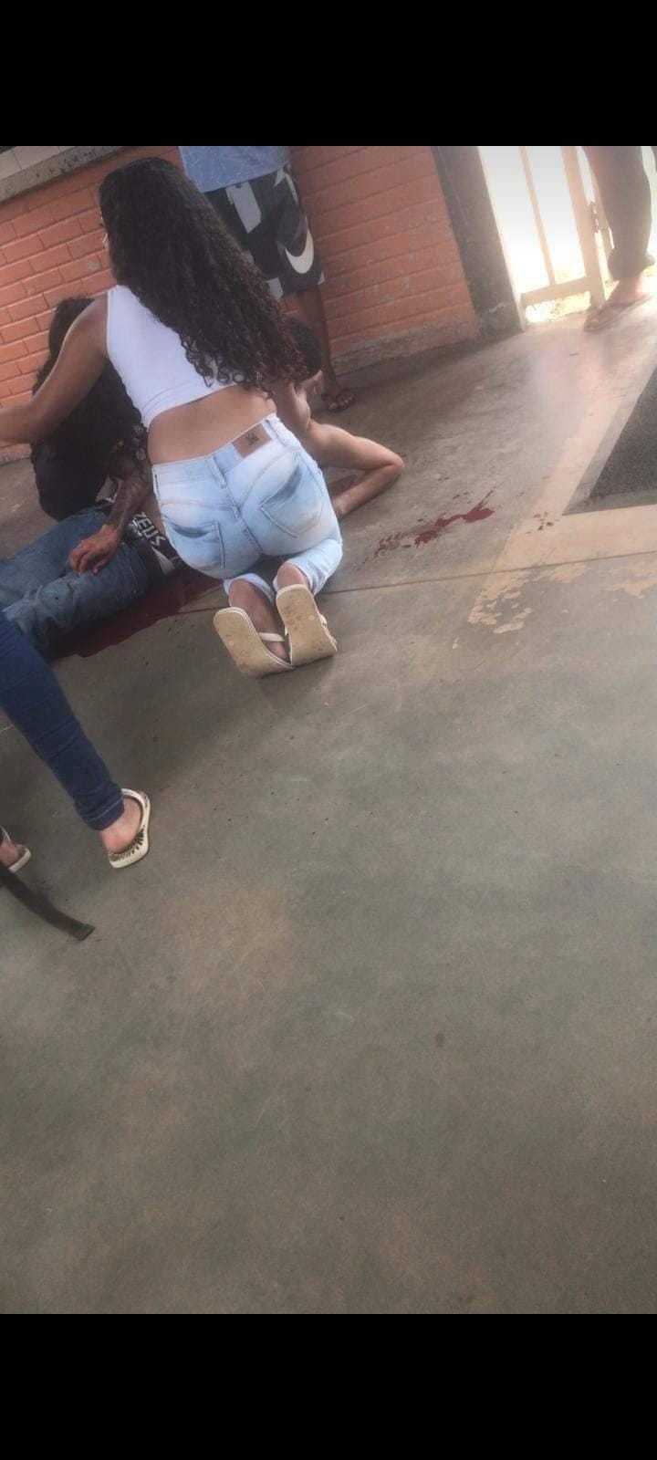 Vídeo: alunas brigam com socos e chutes dentro de escola do DF - Notícias -  R7 Brasília