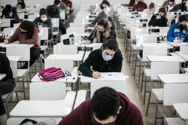 Saiba quais são os cursinhos populares com vagas abertas para se ...