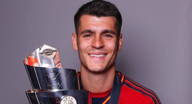 5. Álvaro MorataEm seis transferências, o espanhol fez pouco mais de R$ 1 milhão girar no mercado da bola. A mais expressiva foi em 2017, quando o Chelsea desembolsou R$ 356 mil para tirar Morata do Real Madrid