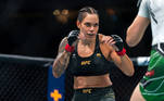 A carreira da 'Leoa' no UFC durou dez anos. Ela conseguiu vitórias emblemáticas contra Cris Cyborg, Miesha Tate, Ronda Rousey e Valentina Shevchenko, entre outras