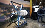 O drone pode transportar pacotes com até cerca de 2,5 kg e voar em condições climáticas diversasNão saia daí! Empresas do ramo de tecnologia se unem para construírem fábricas de inteligência artificial
