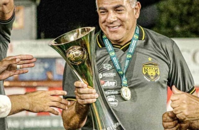 Amazonas (Série B) - Treinador que levou o clube à conquista da Série C, Luizinho Vieira, de 51 anos, segue no comando da Onça-Pintada - Foto: João Normando/Divulgação