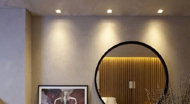 Ambiente com Spot de luz led destaca objetos do local