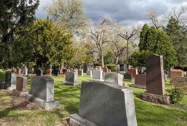 Ambos foram sepultados lado a lado no Cemitério Nacional da Lituânia, em Justice, no estado de Illinois.