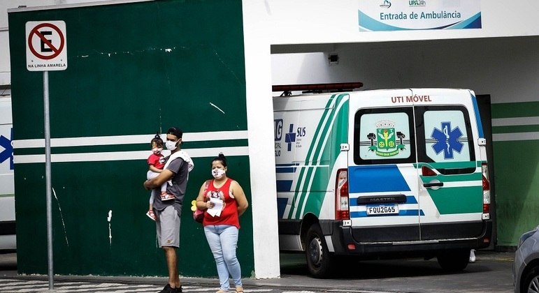 Média de novos casos e óbitos disparou em todo o país nas últimas semanas