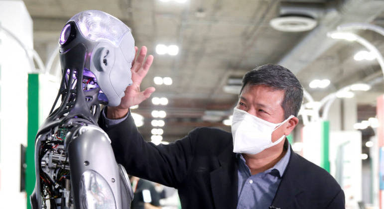Robô Ameca foi pensado para ser uma plataforma de inteligência artificial e machine learning
