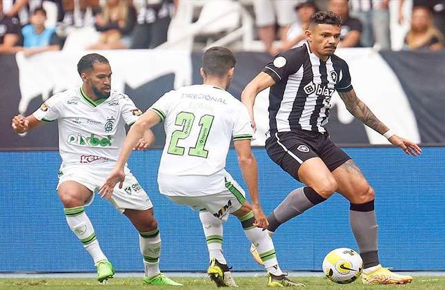 AMÉRICA-MG - SOBE: Criou muitas oportunidades de perigo no primeiro tempo/ DESCE: Cedeu muitos espaços ao Botafogo pelos lados do campo.