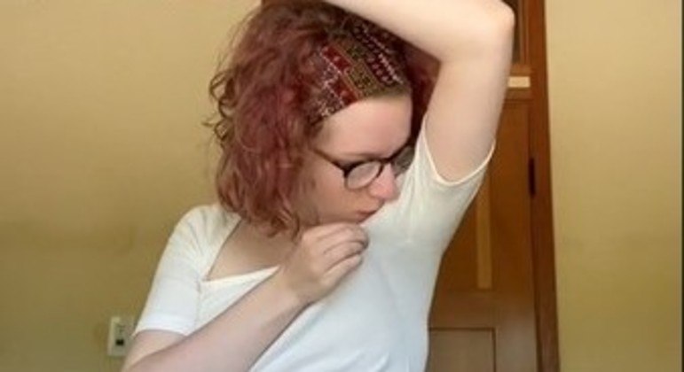A americana Aydan Jane toma um banho a cada 10 dias